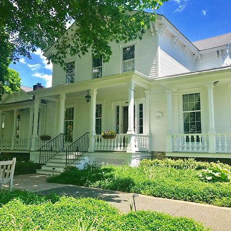 The Old Lyme Inn Exterior photo
